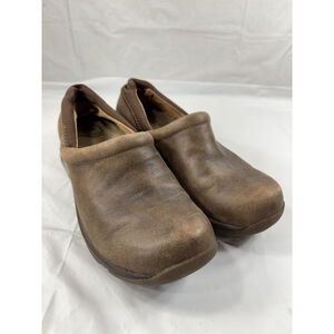 Dansko Kelsey brown Distressed Leather size 8